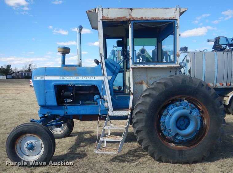 image for item DG4613 1968 Ford 8000  tractor