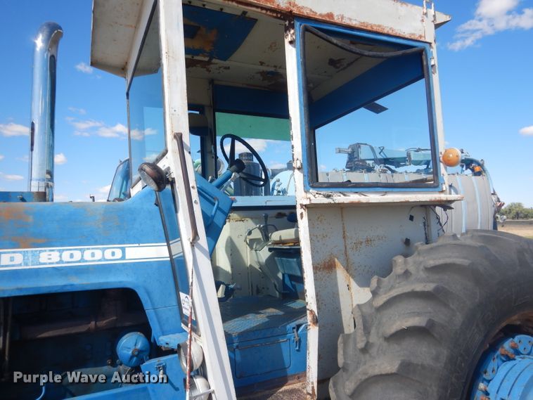 image for item DG4613 1968 Ford 8000  tractor
