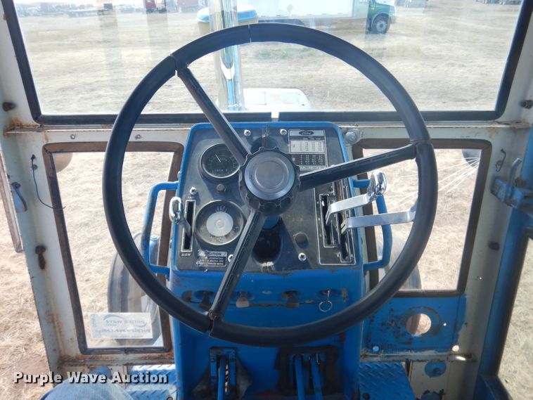 image for item DG4613 1968 Ford 8000  tractor