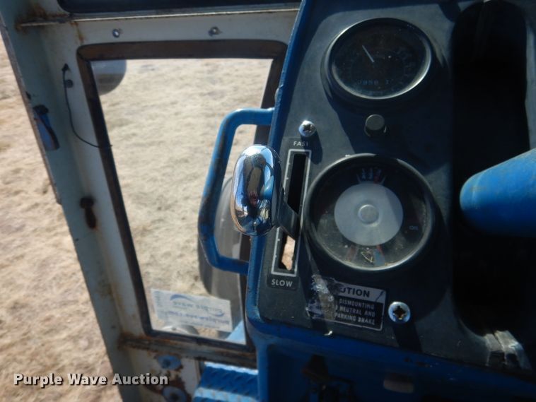 image for item DG4613 1968 Ford 8000  tractor