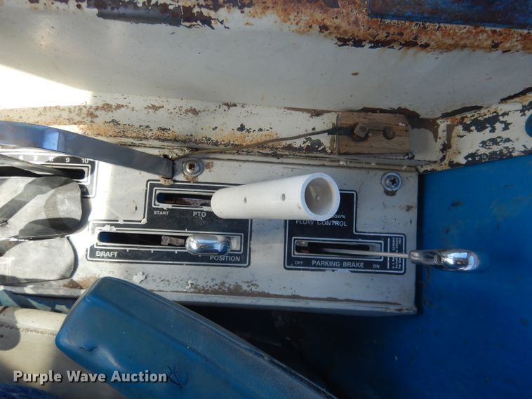 image for item DG4613 1968 Ford 8000  tractor