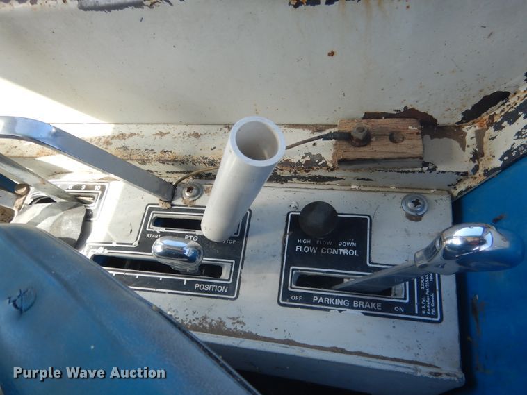 image for item DG4613 1968 Ford 8000  tractor