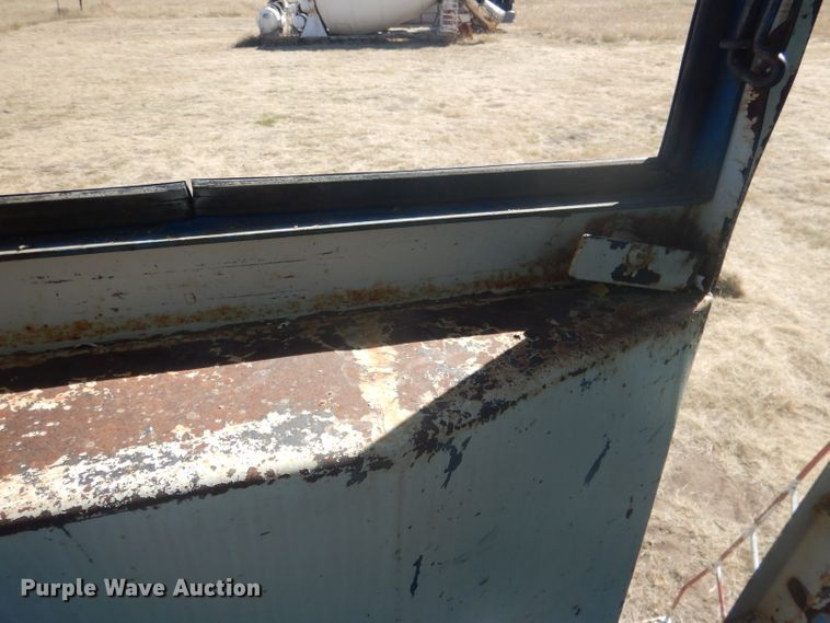 image for item DG4613 1968 Ford 8000  tractor