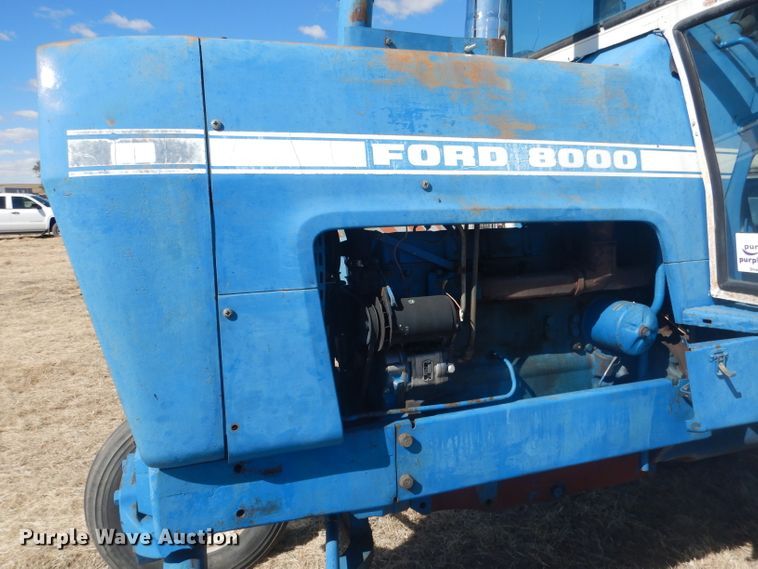 image for item DG4613 1968 Ford 8000  tractor