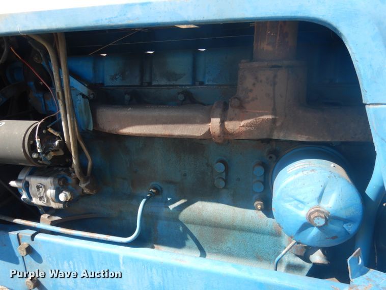 image for item DG4613 1968 Ford 8000  tractor