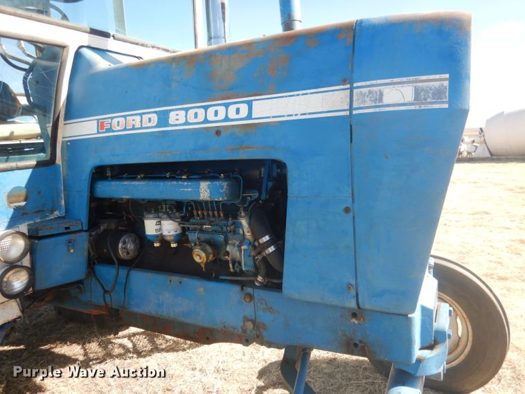 image for item DG4613 1968 Ford 8000  tractor