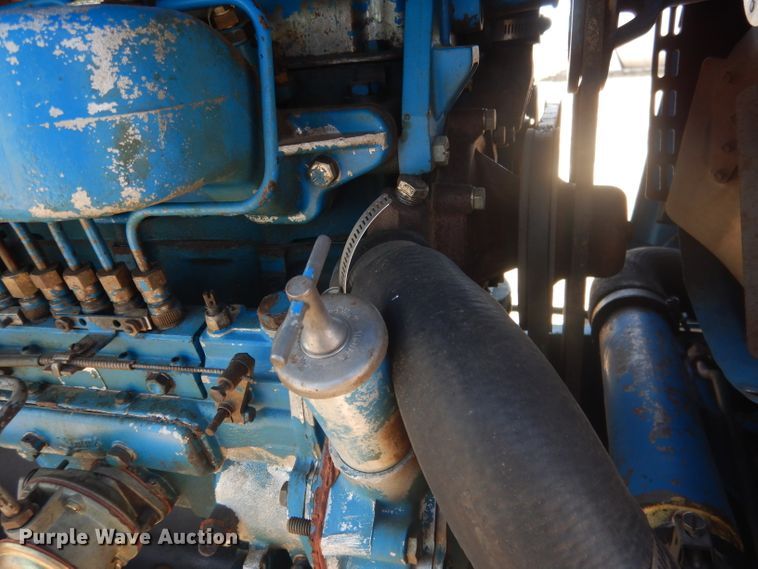 image for item DG4613 1968 Ford 8000  tractor