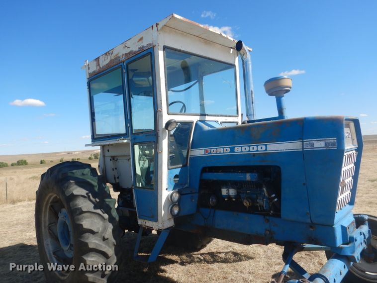 image for item DG4613 1968 Ford 8000  tractor