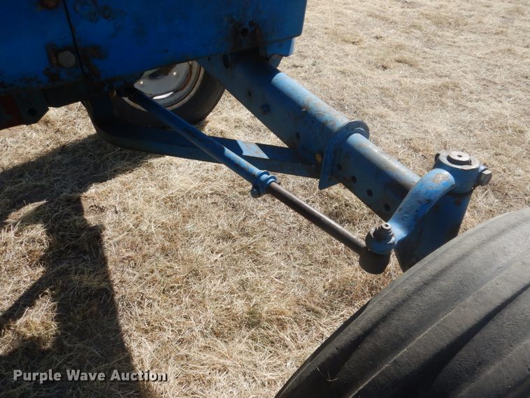 image for item DG4613 1968 Ford 8000  tractor