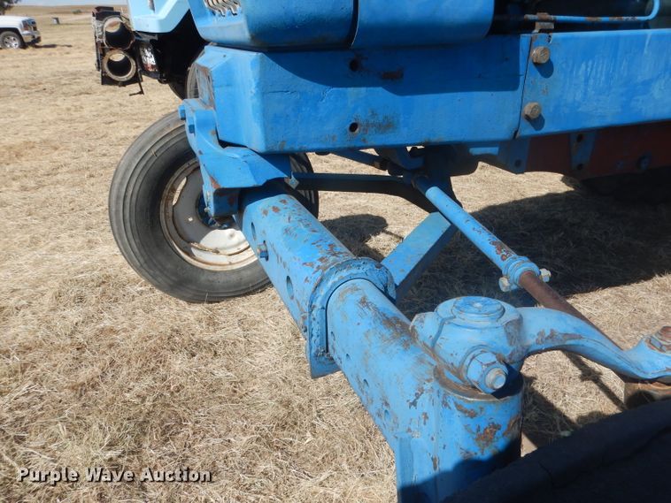 image for item DG4613 1968 Ford 8000  tractor