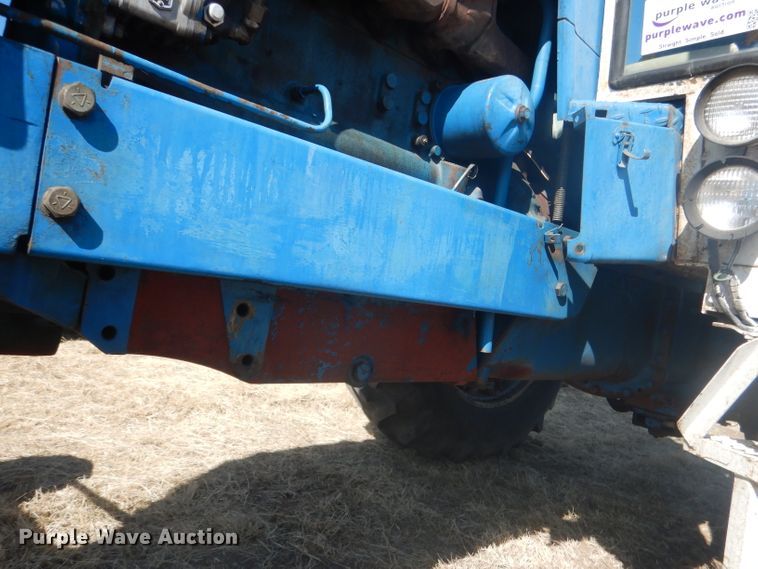 image for item DG4613 1968 Ford 8000  tractor