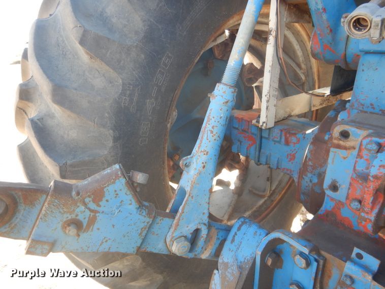 image for item DG4613 1968 Ford 8000  tractor