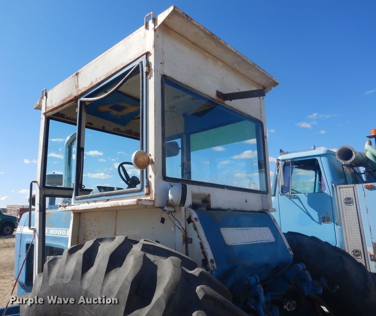 image for item DG4613 1968 Ford 8000  tractor
