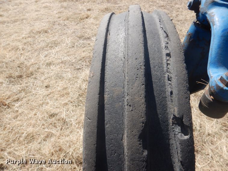 image for item DG4613 1968 Ford 8000  tractor