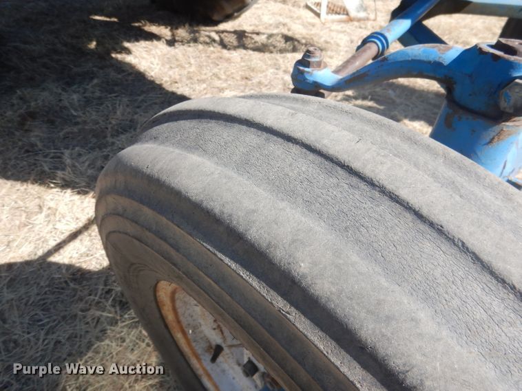 image for item DG4613 1968 Ford 8000  tractor