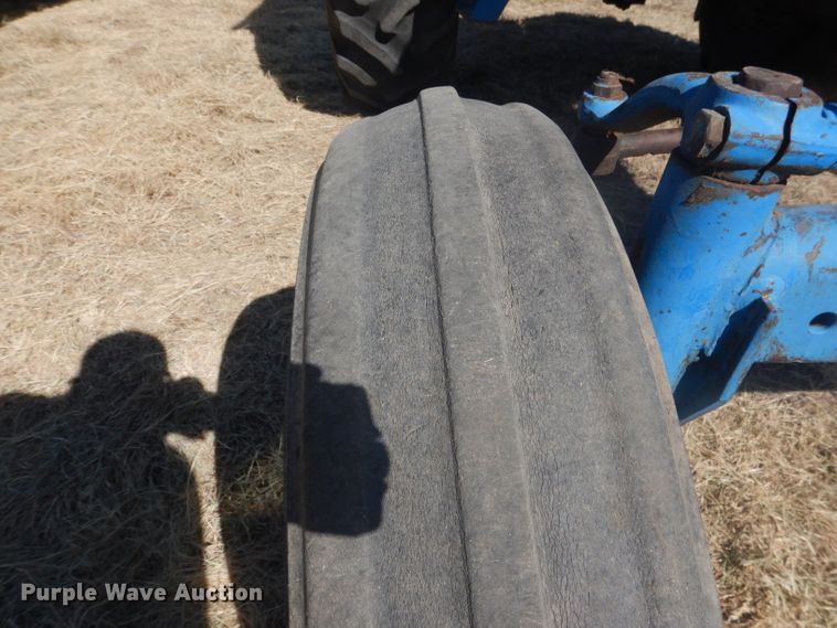 image for item DG4613 1968 Ford 8000  tractor