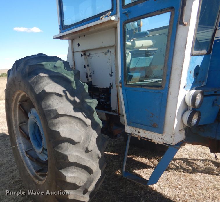 image for item DG4613 1968 Ford 8000  tractor