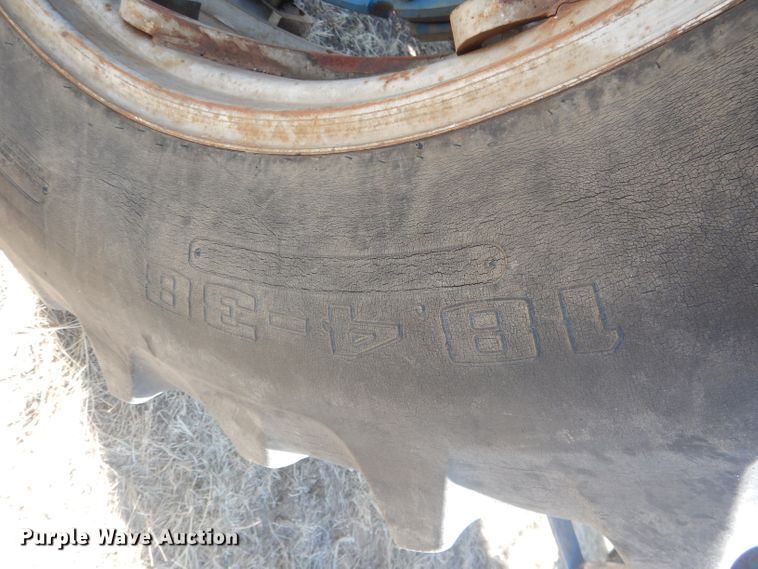 image for item DG4613 1968 Ford 8000  tractor