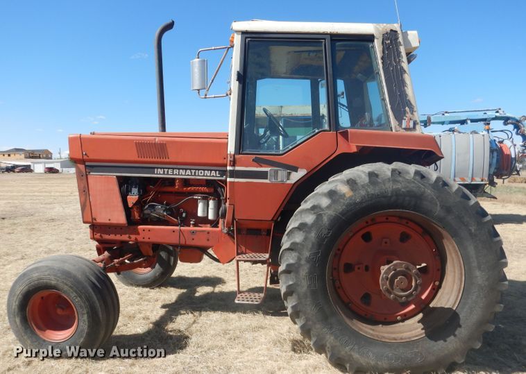 image for item DG4615 1980 International 1486  tractor