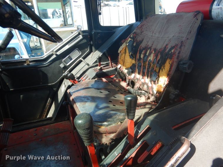 image for item DG4615 1980 International 1486  tractor