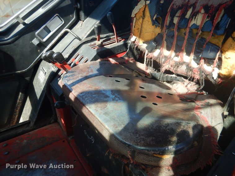 image for item DG4615 1980 International 1486  tractor