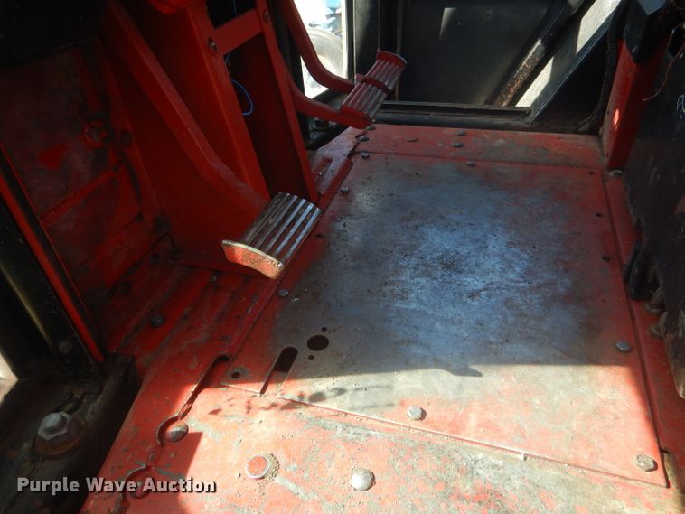 image for item DG4615 1980 International 1486  tractor