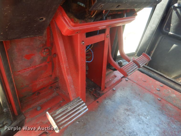 image for item DG4615 1980 International 1486  tractor