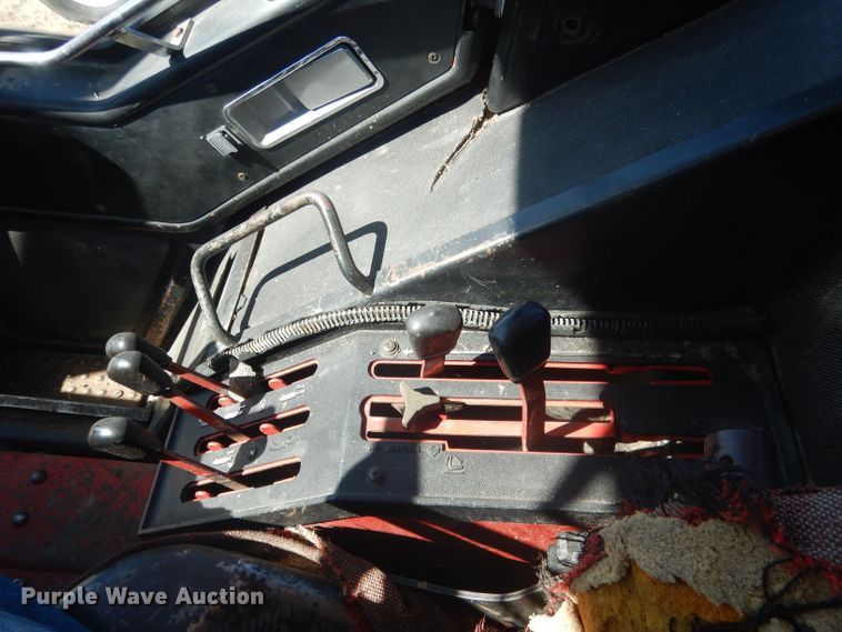 image for item DG4615 1980 International 1486  tractor