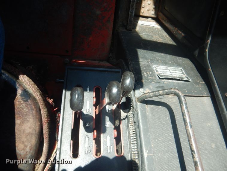 image for item DG4615 1980 International 1486  tractor