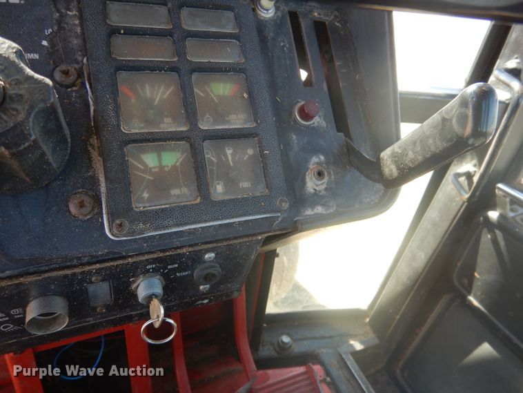 image for item DG4615 1980 International 1486  tractor