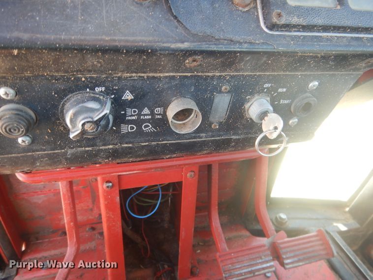 image for item DG4615 1980 International 1486  tractor