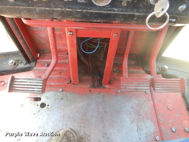 image for item DG4615 1980 International 1486  tractor