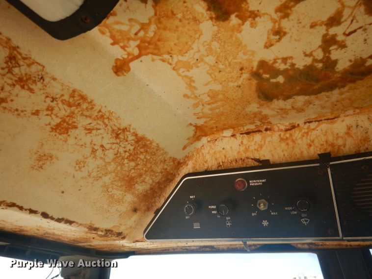 image for item DG4615 1980 International 1486  tractor