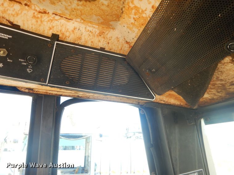 image for item DG4615 1980 International 1486  tractor