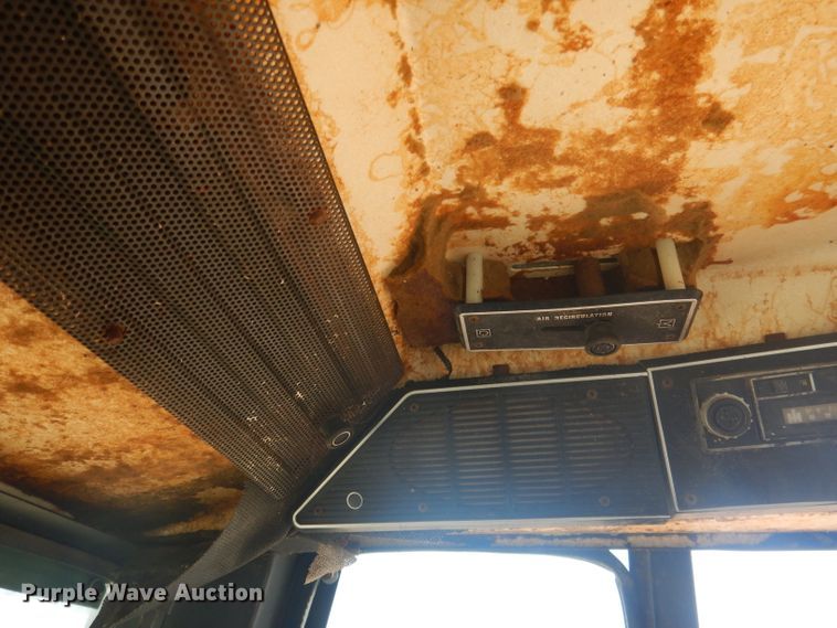 image for item DG4615 1980 International 1486  tractor