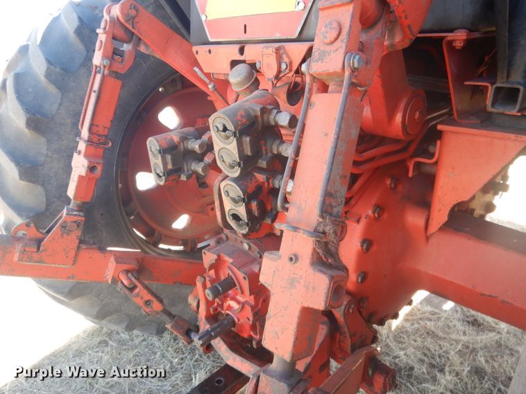 image for item DG4615 1980 International 1486  tractor