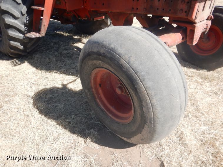 image for item DG4615 1980 International 1486  tractor