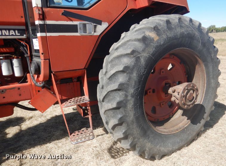 image for item DG4615 1980 International 1486  tractor