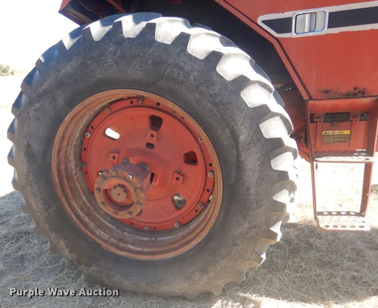 image for item DG4615 1980 International 1486  tractor