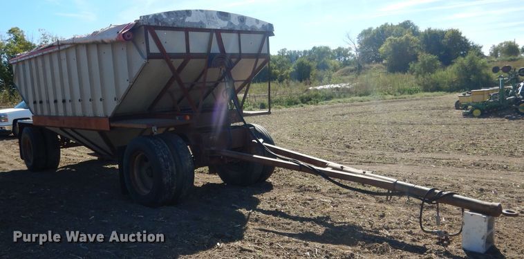 image for item DG4623 1974 Hobbs DAFB2P704 single hopper pup grain trailer