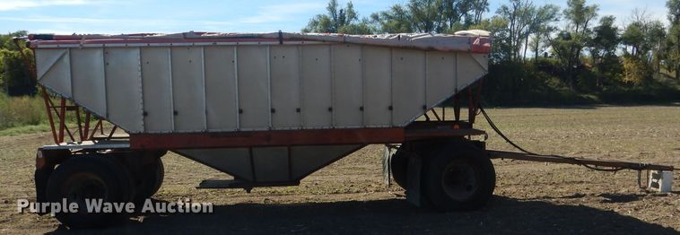 image for item DG4623 1974 Hobbs DAFB2P704 single hopper pup grain trailer
