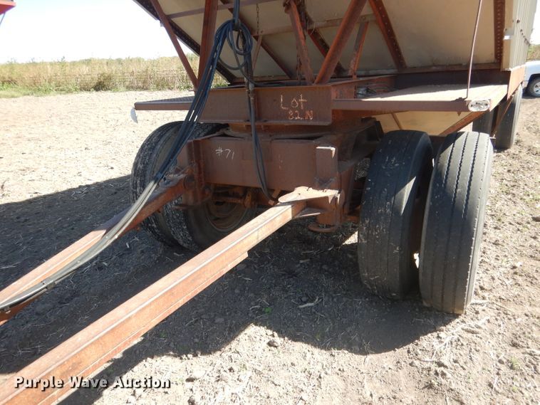 image for item DG4623 1974 Hobbs DAFB2P704 single hopper pup grain trailer