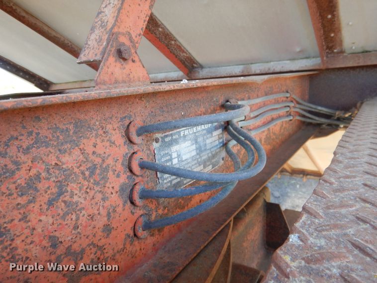 image for item DG4623 1974 Hobbs DAFB2P704 single hopper pup grain trailer