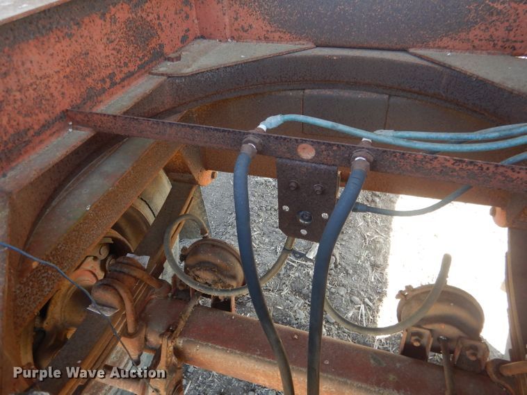 image for item DG4623 1974 Hobbs DAFB2P704 single hopper pup grain trailer