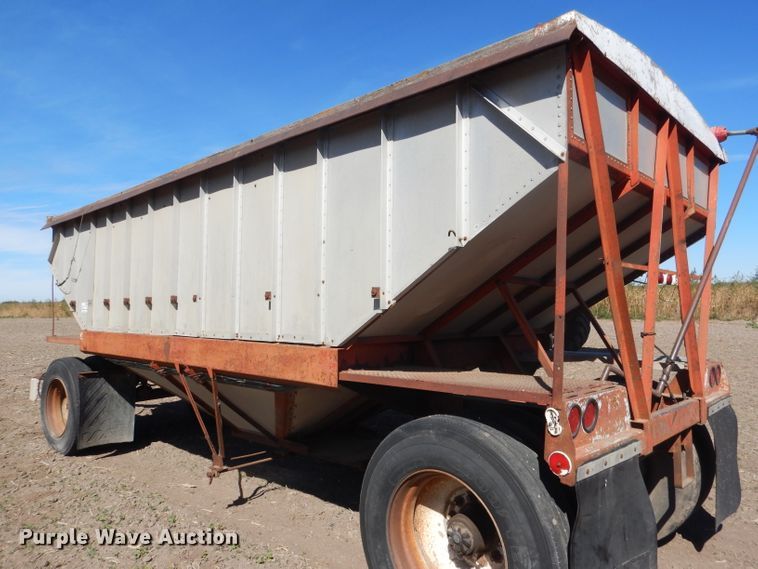 image for item DG4623 1974 Hobbs DAFB2P704 single hopper pup grain trailer