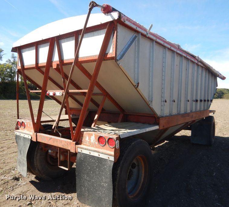 image for item DG4623 1974 Hobbs DAFB2P704 single hopper pup grain trailer