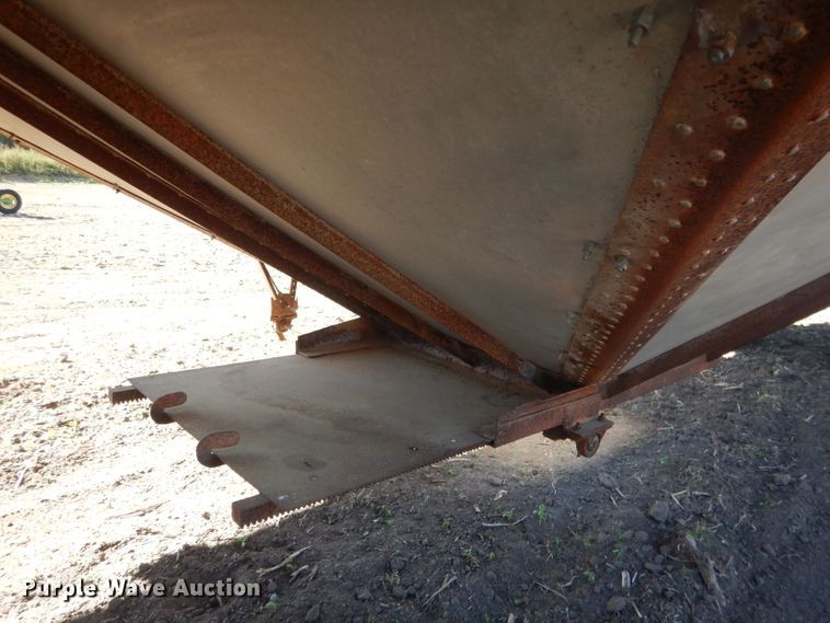 image for item DG4623 1974 Hobbs DAFB2P704 single hopper pup grain trailer