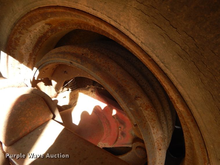 image for item DG4623 1974 Hobbs DAFB2P704 single hopper pup grain trailer