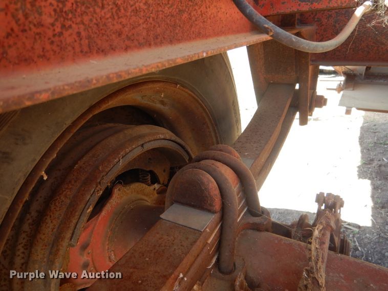 image for item DG4623 1974 Hobbs DAFB2P704 single hopper pup grain trailer