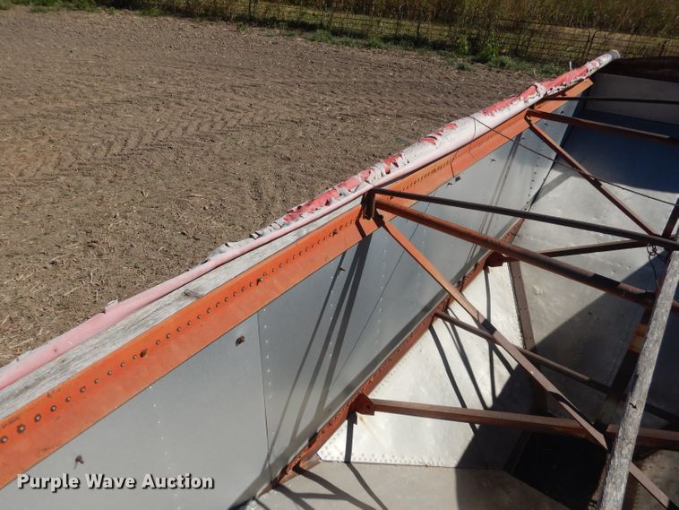 image for item DG4623 1974 Hobbs DAFB2P704 single hopper pup grain trailer